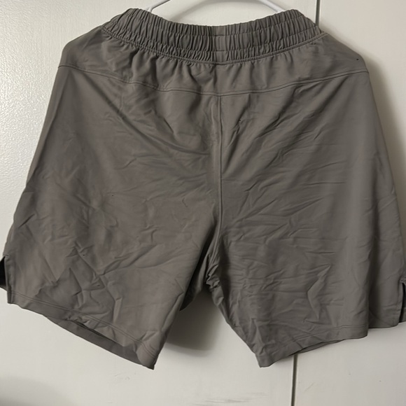 Under Armour Meridian Shorts - Picture 4 of 5